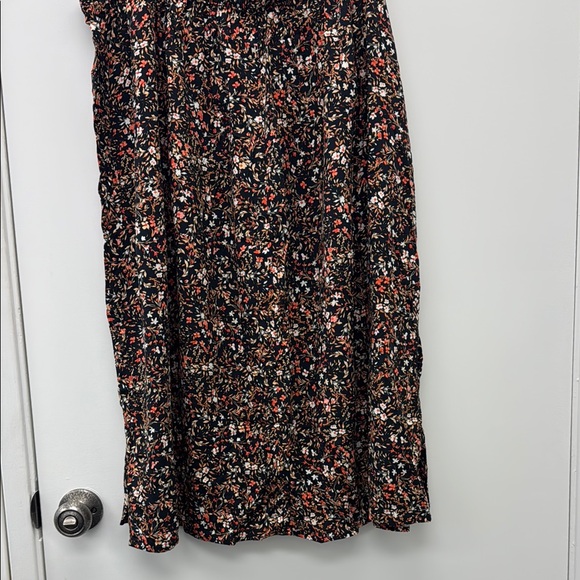 Old Navy Floral A-Line Skirt - Black and Red - Picture 4 of 4